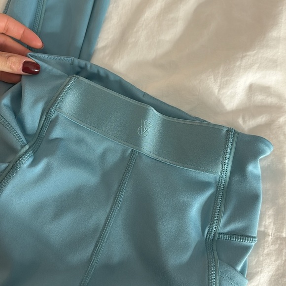 VICTORIA'S SECRET
Core Essential Pocket Leggings size XS - Picture 5 of 8